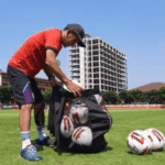kit-man-dalam-sepak-bola