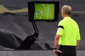 dampak-var-terhadap-keadilan-pertandingan-sepak-bola-modern