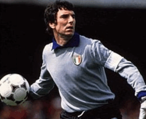 dino-zoff-sedang-melirik-pemain-sepak-bola-italia
