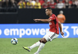 casemiro-akan-segera-angkat-sepatu-dari-mu