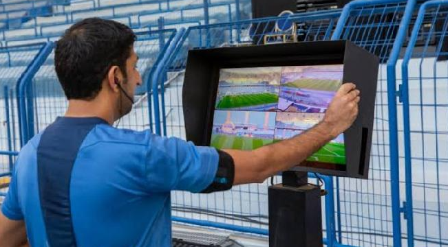Perkembangan Teknologi VAR dalam Sepak Bola